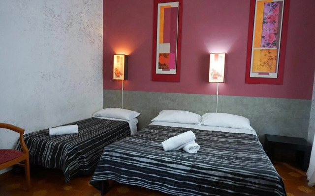 Hotel Roma Room