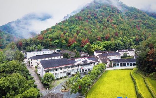 Tiantai Hot Spring Resort