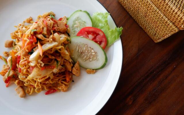 La Cecile Hotel and Cafe Komodo