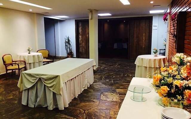 Hotel Verdes Mares
