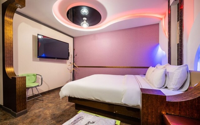Suyu Palace Hotel