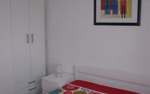 Xena - Comfort and Spacious - A2 Red