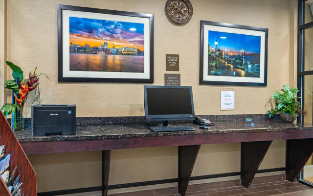 Comfort Suites Savannah Gateway I-95