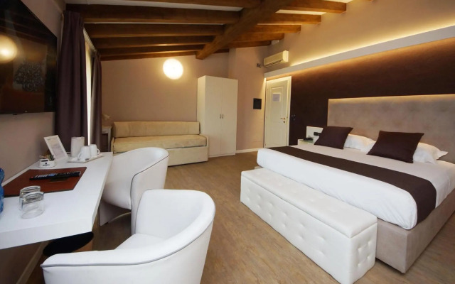 Hotel Clarin 14 by Dori
