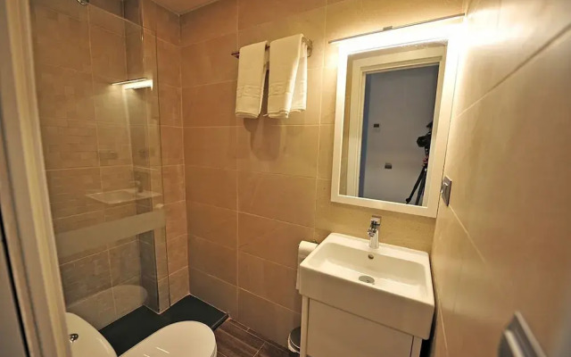 Casa Cinco Dormitorios Acceso Playa