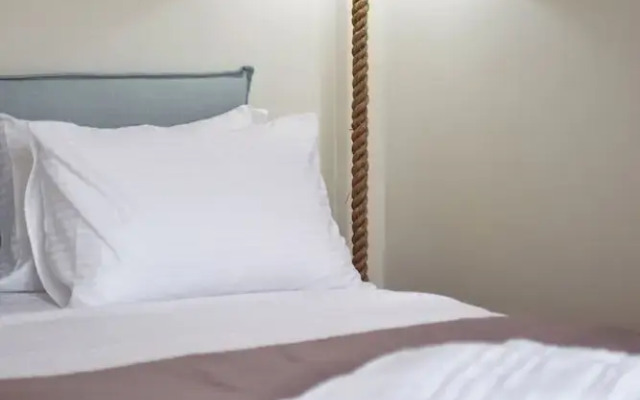 Oliver Suites by Ulysses Apartments