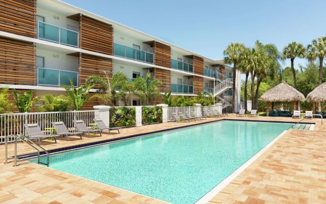 Hotel Alba, Tapestry Collection by Hilton