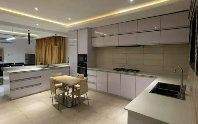 House 114 Apartment