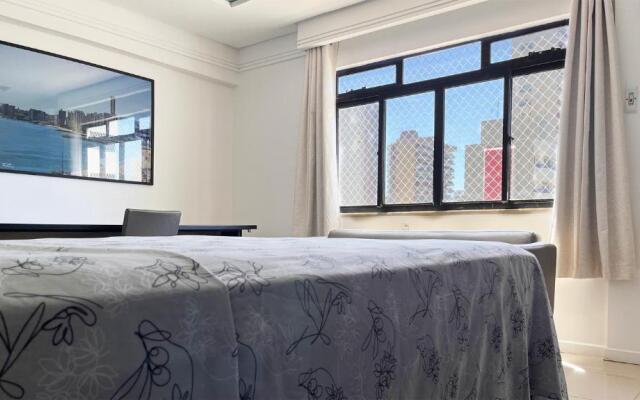 Luxuosa cobertura de 380m² a 850m da Av Beira Mar