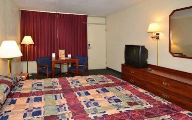 Rodeway Inn & Suites