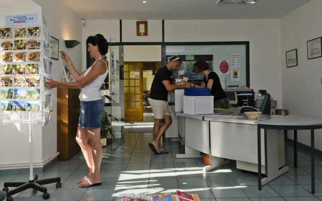 Azureva Brommat En Carladez