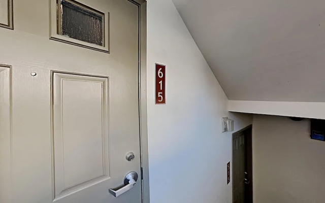 615 4 Bedroom Condo