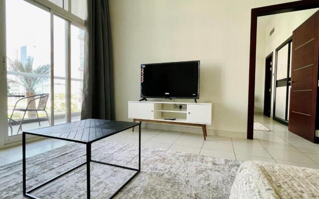 Park View & Spacious One Bedroom Apartment