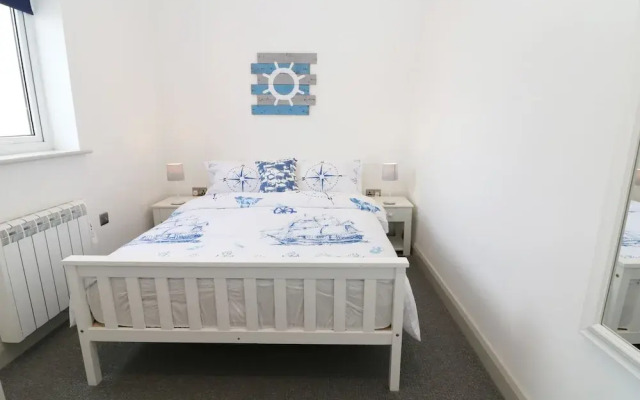 21 Llwyn Gwalch Estate