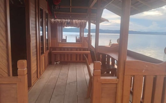 Happy Homestay Arborek – Balcony – Waisai