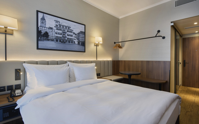 Central Plaza Hotel