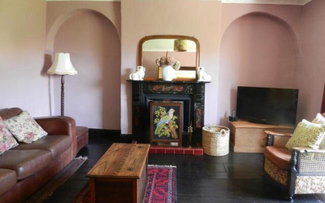 Cilwen Country House Bed and Breakfast