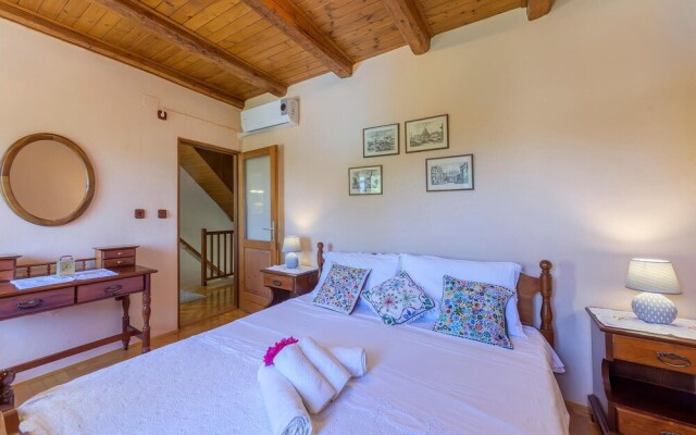 Amazing Home in Pula With 4 Bedrooms and Wifi