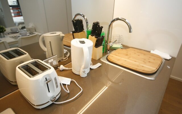 Onelife Docklands Luxury Apartment
