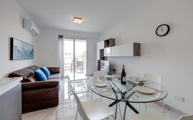 Splendid 2BR Apartment in Central St Julian s