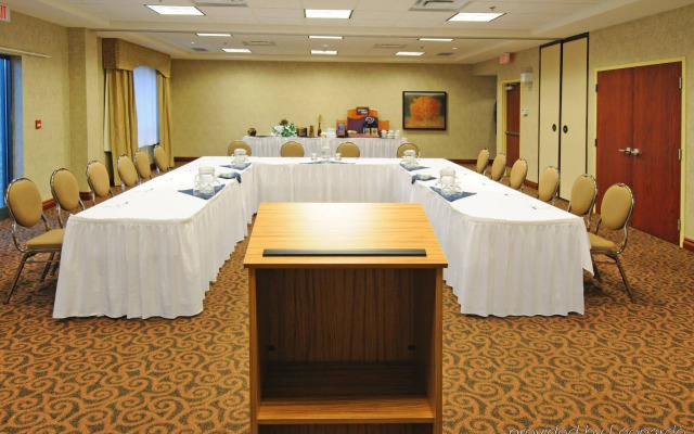 Holiday Inn Express & Suites Belleville by IHG