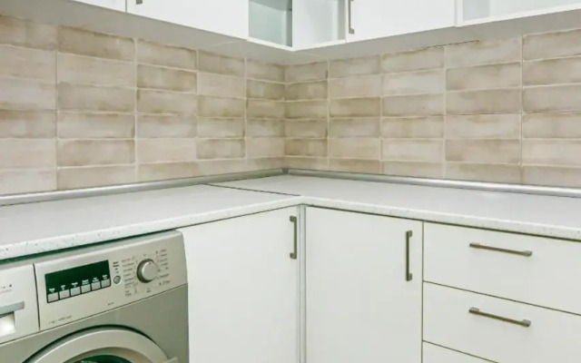 Apartment near Four Seasons