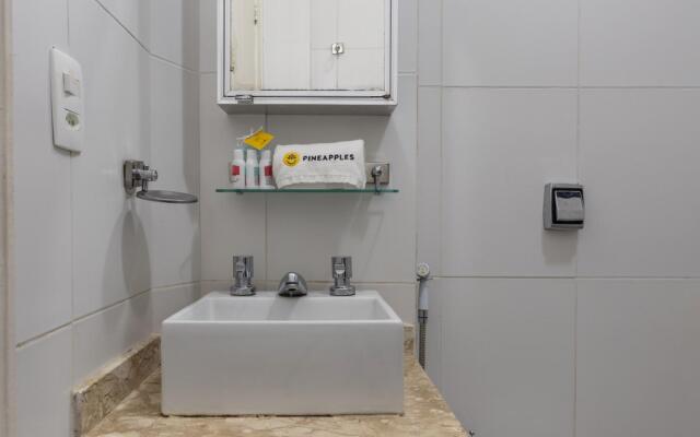 2 pax two blocks from the beach | VP604 Z1