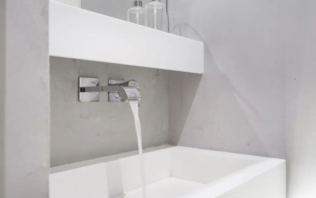 JOIVY Luxurious 2BR Apt w/street view, 2mins to Santa Justa Lift