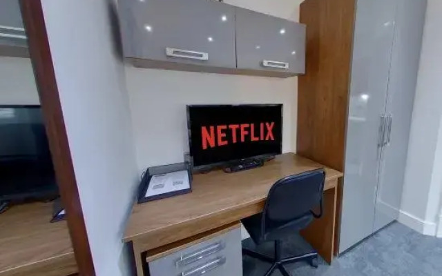 CovStays – Victoria House - Deluxe Studios in Coventry City Centre