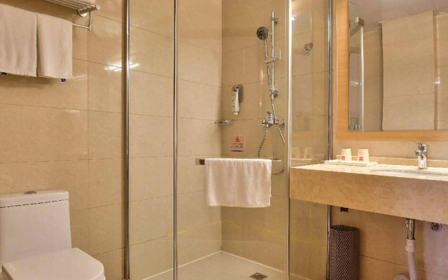 Ibis Ningbo Tianyi Square