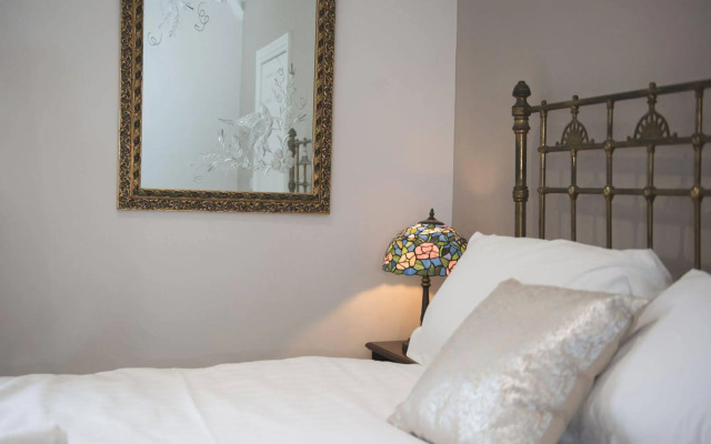 Healing Manor Hotel