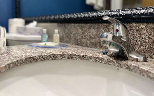 Quality Inn & Suites Louisville East