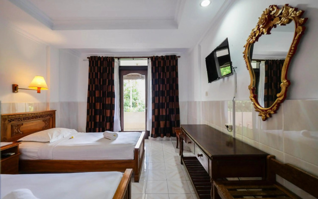 Palm Beach Hotel Bali