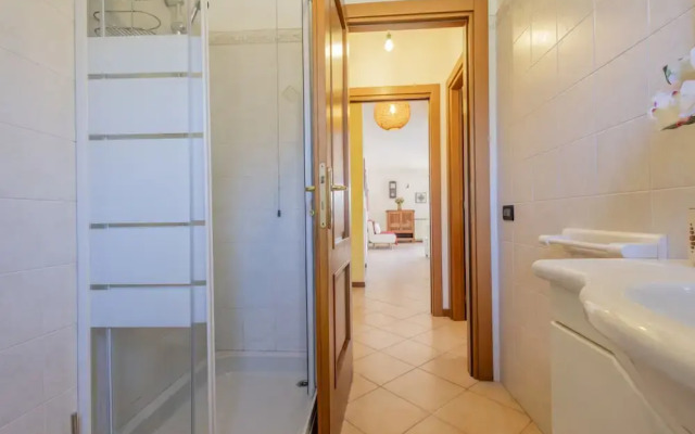 Spacious Apartment With Terrace by Wonderful Italy