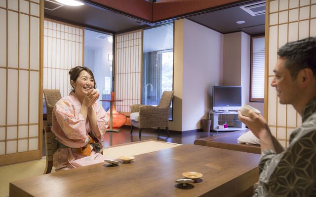 Yamanaka Onsen Ohanami Kyubei