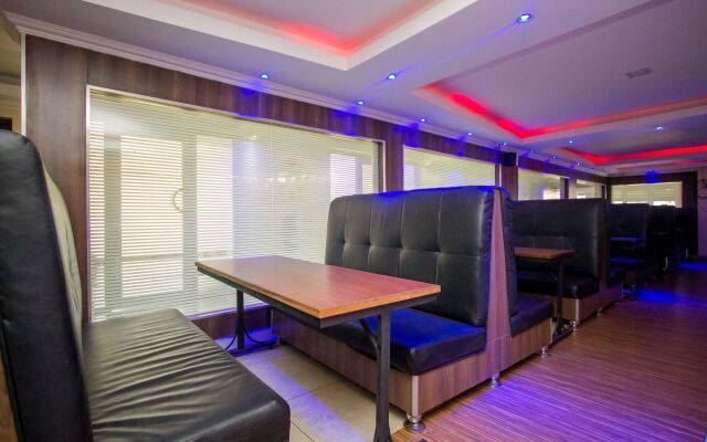 Airport Landing Hotel