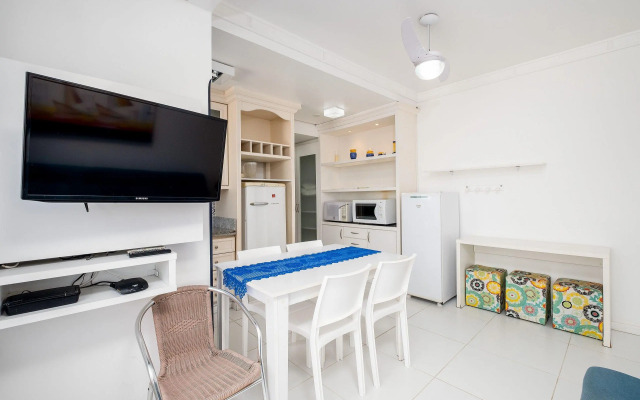 Apto elegante com piscina frente mar JBM304