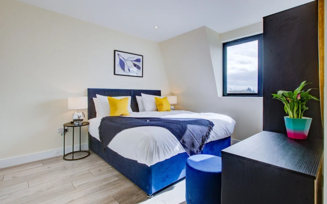 Charming 2-bed Apartment in Cheam, Sutton