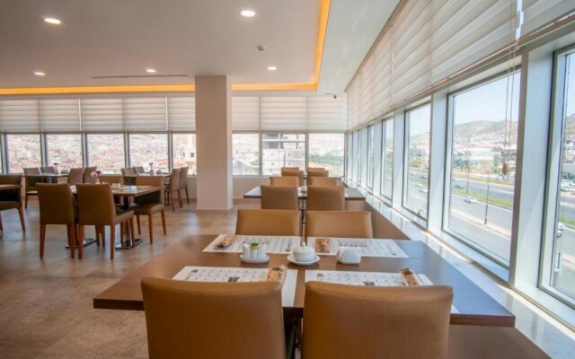 Parwar Hotel