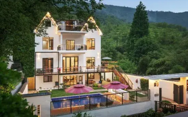 Moganzizai Cingjing Hot Spring B&B