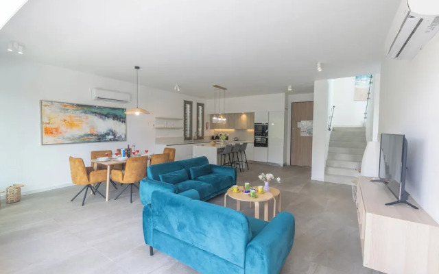 Protaras Azure Villa Azv15