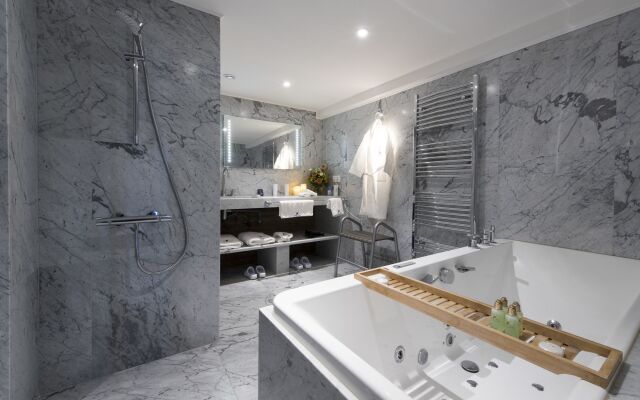 Snow Lodge Hotel Courchevel 1850