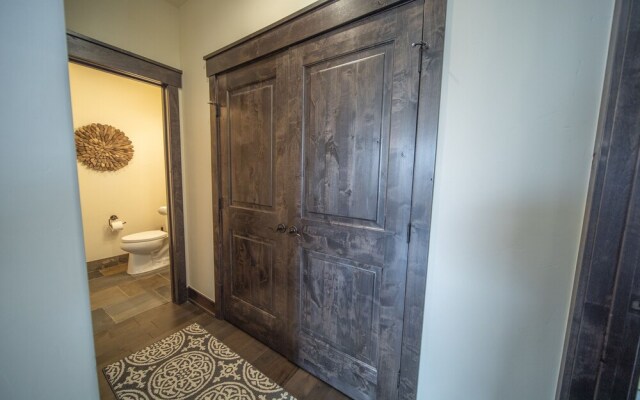 Alders 42 Outpost Dr