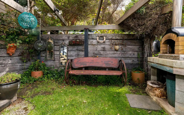 Y Vue - Beachside Apartment with Ocean Views