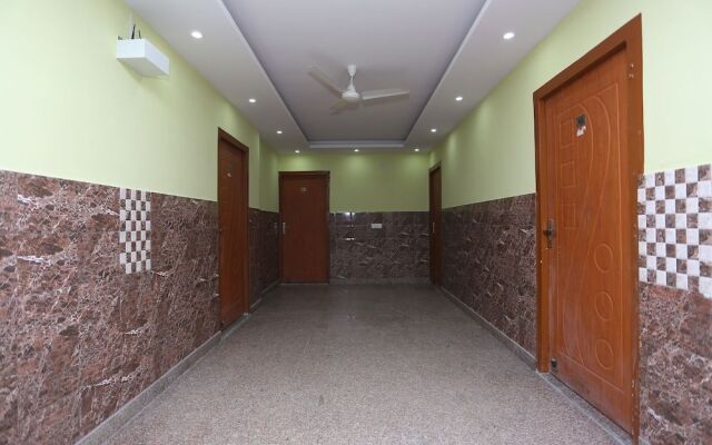 OYO 28264 Chirag House
