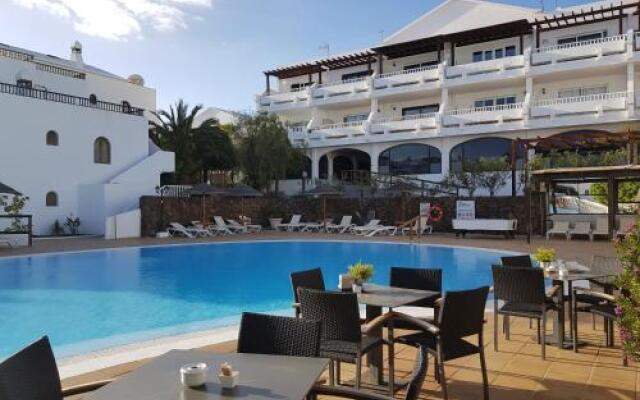 Duplex Sea & Pool views