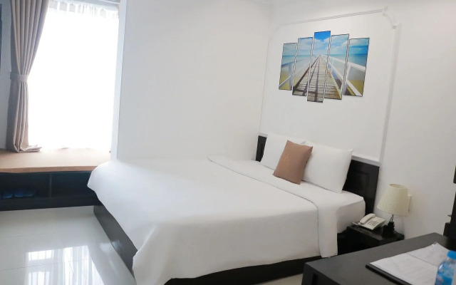 Phuong Dong Hotel & Apartment