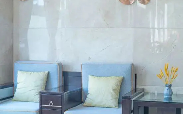 Fuying Hotel (Baoshan Station Wuzhou International Plaza)