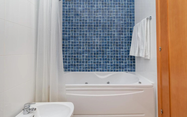 Santa Maria Apartment at Porto de Mos beach