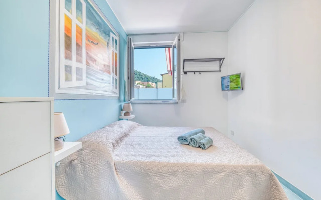 Merlo E - town center & private parking